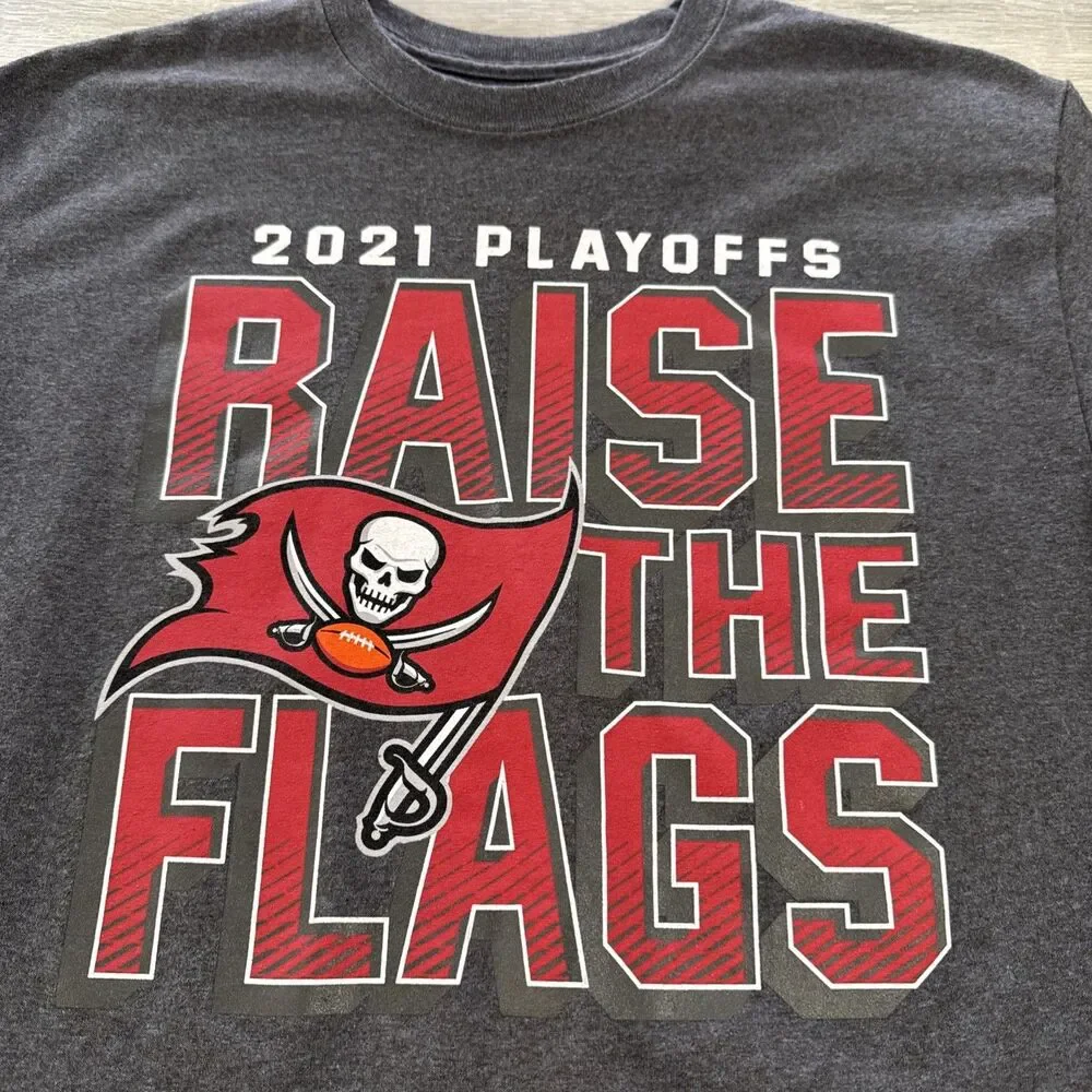 Tampa Bay Buccaneers Shirt 2021 Playoffs Raise The Flags Men’s Gray Medium
